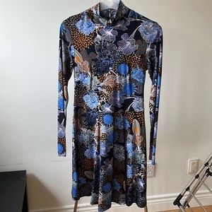 H&M mock neck long sleeve blue gold pattern skater dress S